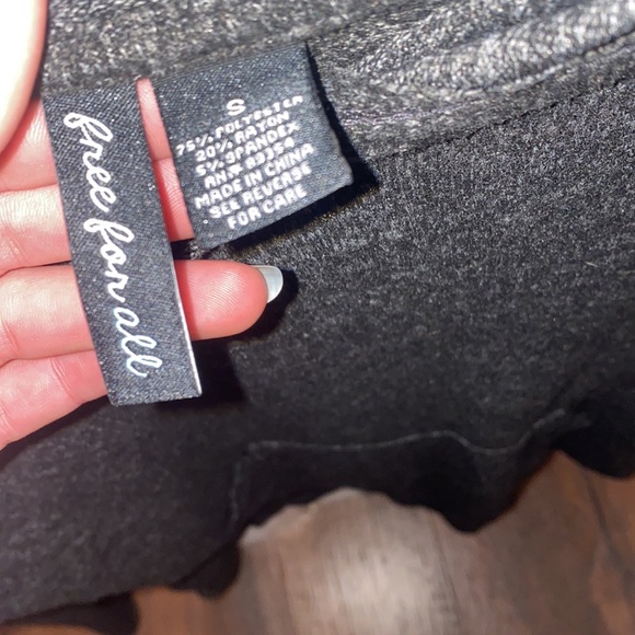 Free For All Grey Sweater - Picture 3 of 3